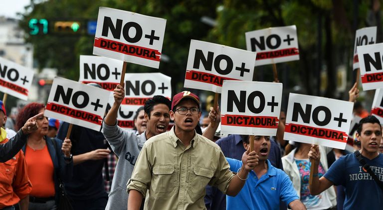 Miles de opositores volvieron a marcha en Venezuela. Foto: AFP.