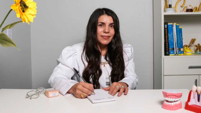 Carolina Caballero, la odontóloga paraguaya que empezó desde abajo y pudo estudiar en Argentina.