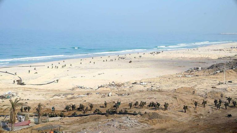 Ejercito de Israel llenando de agua los tuneles en Gaza 20231213