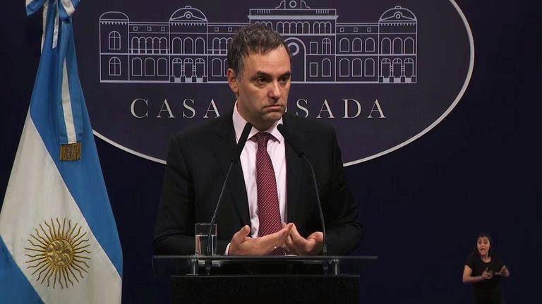 Conferencia de prensa del vocero Manuel Adorni