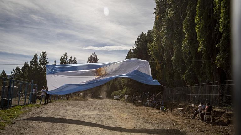 Asunto Lago Escondido 20220208