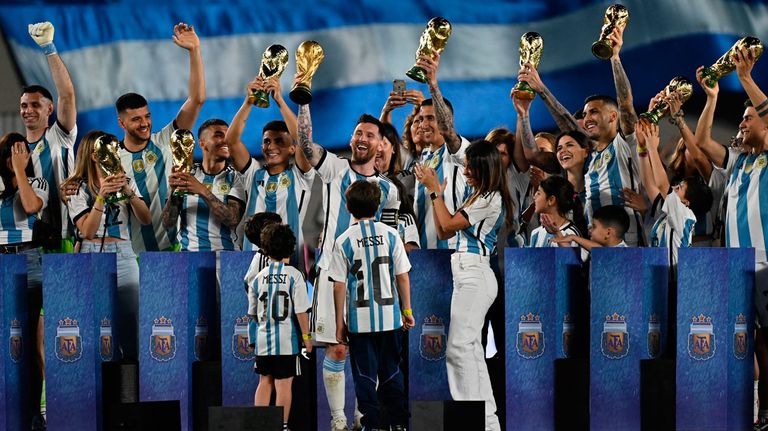 Selección en Buenos Aires: agenda interminable