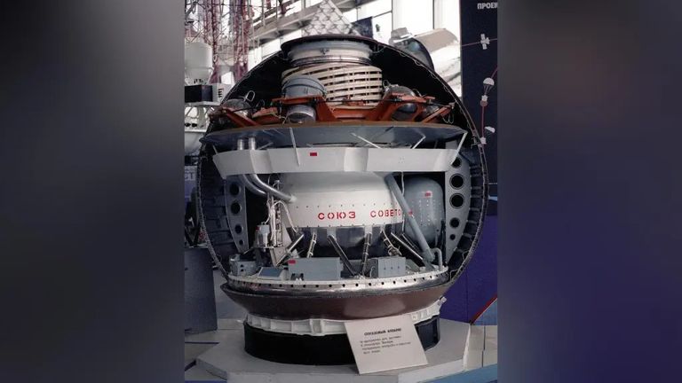 Modelo didáctico de la sonda Kosmos