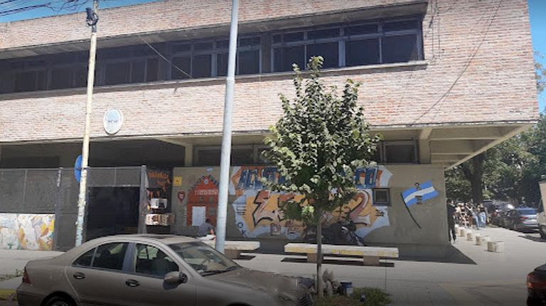 Escuela 2 de 16