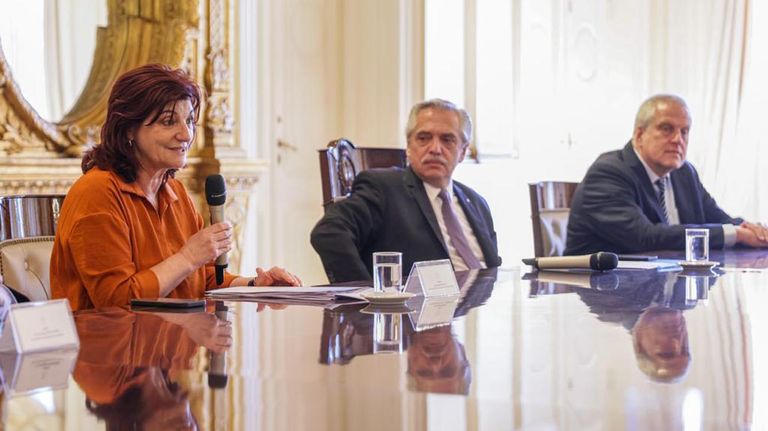 Alberto Fernández y Kelly Olmos 20221104