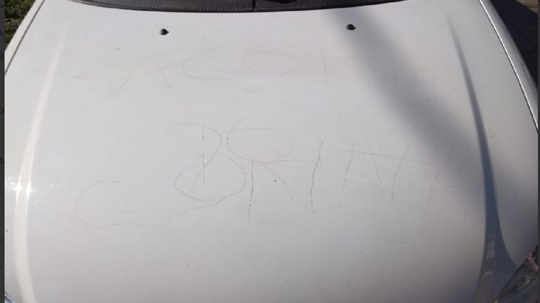 Otra docente amenazada