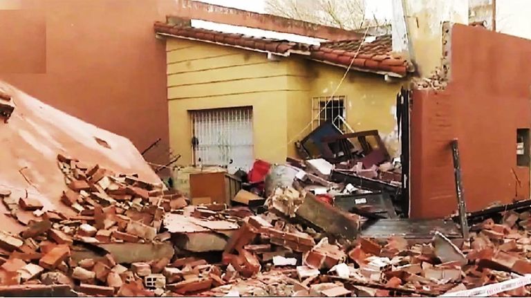 explosión y derrumbe de una casa en San Miguel 20220824