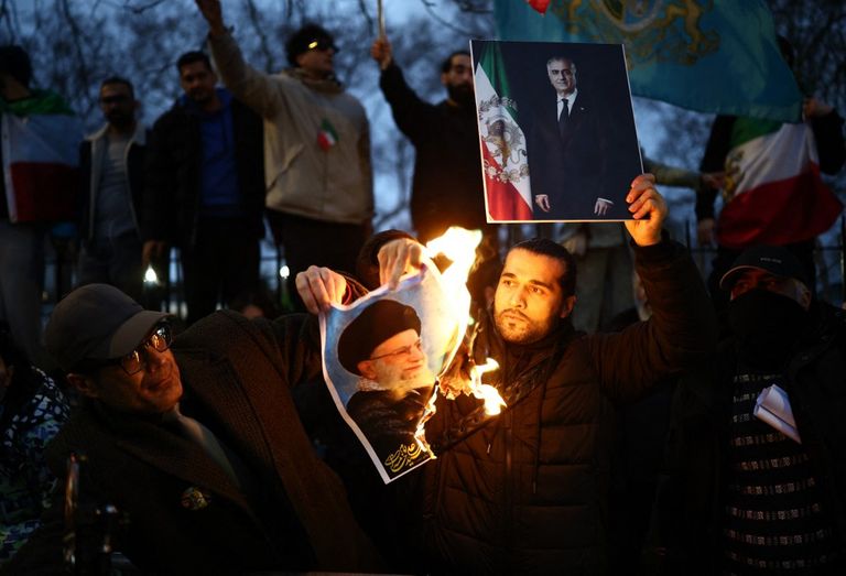 Irán