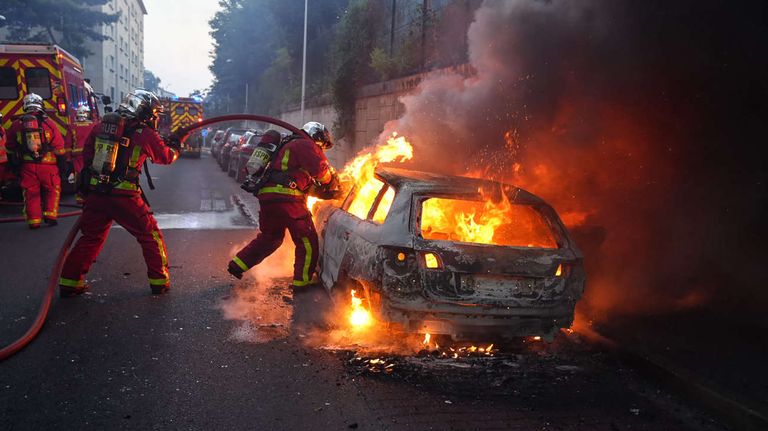Tensión en Francia: la policía asesinó a un adolescente 20230628