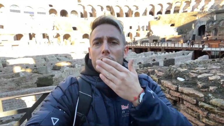 Momo Benavides desde el Coliseo romano