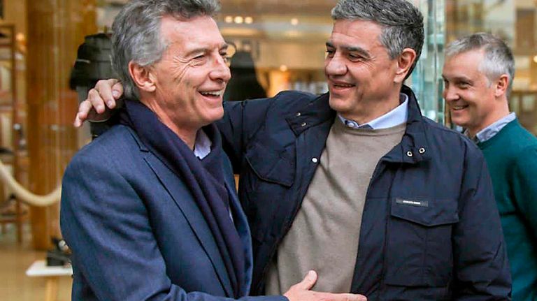 Jorge Macri y Mauricio Macri en el acto Villa Pueyrredon 20250109