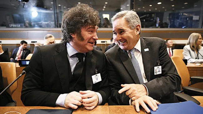 Piden que Quirno dé explicaciones en el Congreso por la salida de Flávio Bolsonaro y denuncian a Milei por encubrimiento