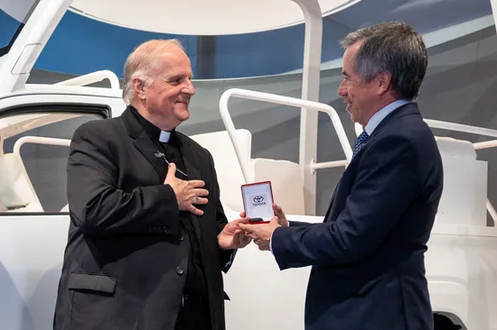 Toyota presentó a la Nunciatura Apostólica uno de los Papamóviles que serán utilizados durante la visita de León XIV a la Argentina