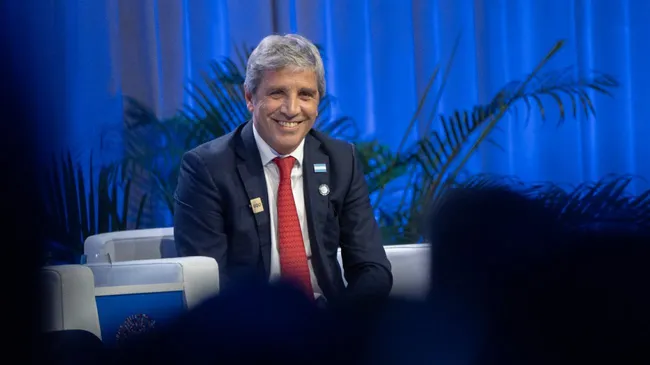 Caputo sobre el RIGI: "Estas inversiones garantizan que Argentina ya no va a tener problemas de tipo de cambio"
