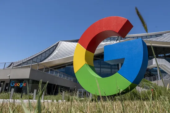 Acciones de Google caen tras no alcanzar previsiones de ventas y reaviva temores sobre IA