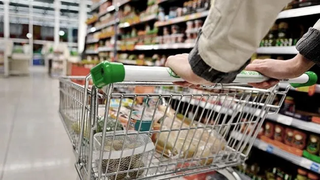 Apertura de importaciones, caída del salario real y récord de morosidad: los números que explican el parate del mercado interno