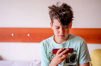 Infancias, adolescencias y pantallas