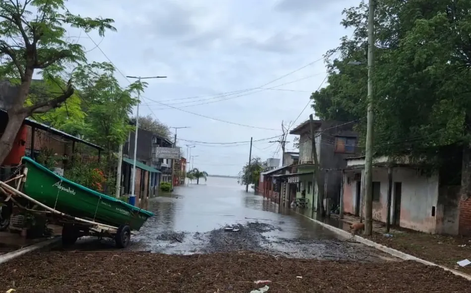 Inundaciones en Corrientes: Valdés gestionó fondos y espera que Nación envíe $3.000 millones