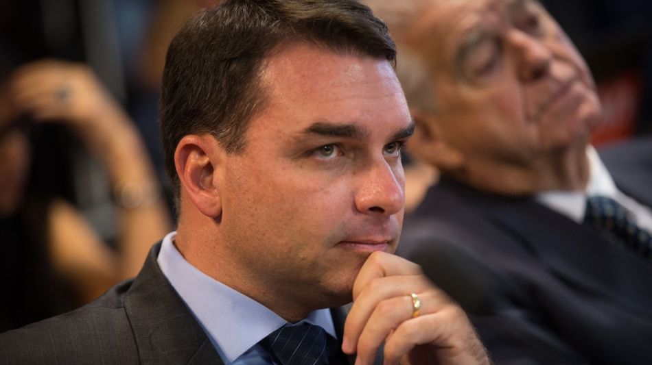 Fuega de Flávio Bolsonaro: periodista de Misiones explicó el operativo en Puerto Iguazú y la ayuda del gobierno de Milei