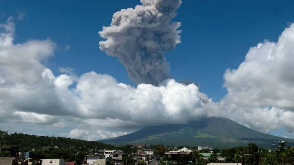 Erupción del volcán Mayón: Filipinas ordenó evacuar a más de un millar de familias