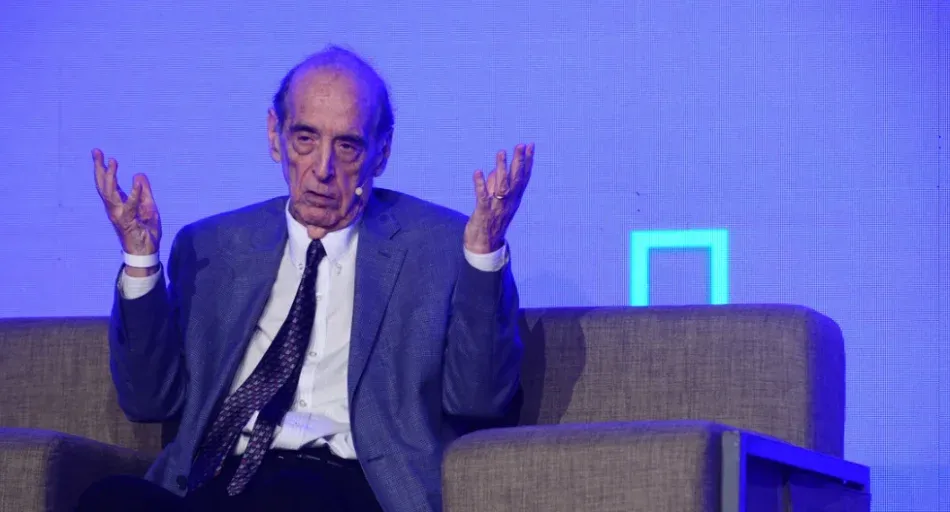 Ricardo Arriazu advirtió por la economía argentina: “Comprar dólares destruyendo crédito genera recesión y desconfianza”