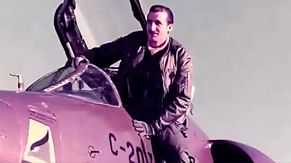 Murió Carlos Rinke, el célebre piloto de la Fuerza Aérea y héroe de Malvinas