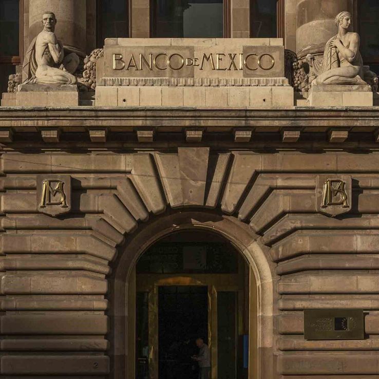 López Obrador respaldó la decisión del Banxico de reducir el programa de cobertura cambiaria