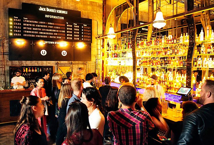 Los nuevos bares ‘con escenografía’ buscan darle un plus a los tragos