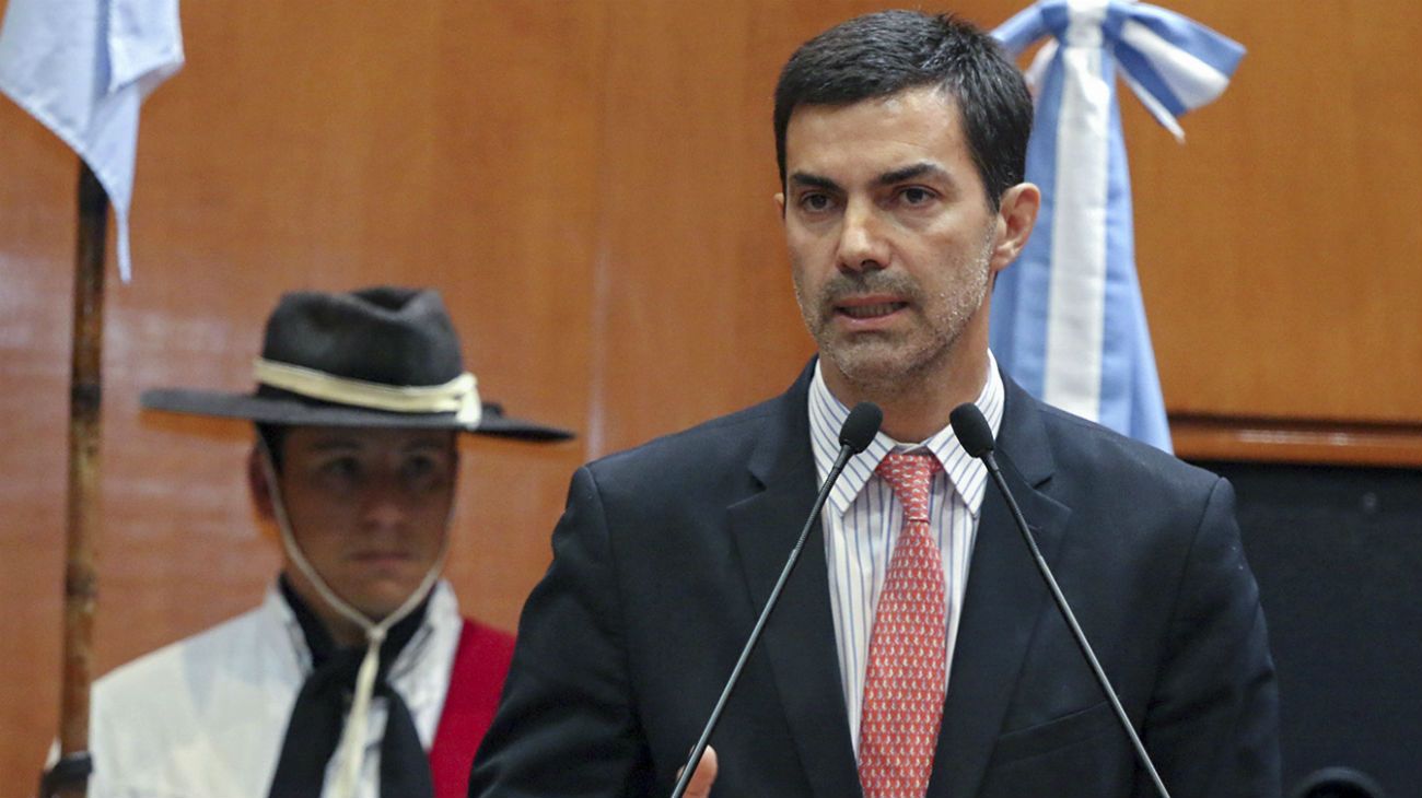Urtubey: "No podés combatir al delito armado con un policía con un silbato"