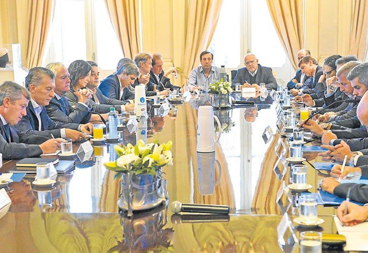 Macri se reunió con su Gabinete y con jefes de bloques del Senado