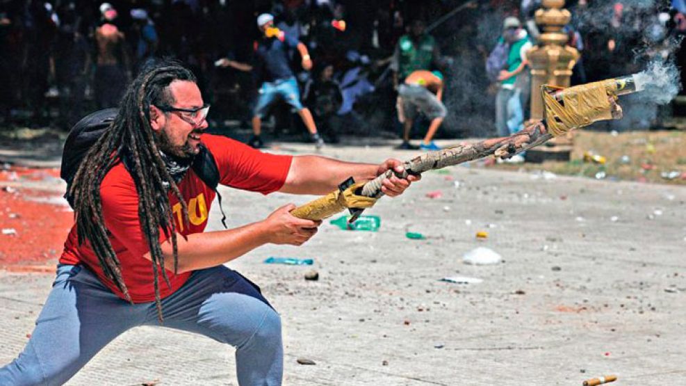 Quien es el compañero del "Gordo Mortero" que deberá ir a prisión por atacar a la policía en 2017
