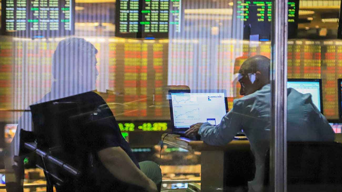 Luego del anuncio de Massa, los bonos soberanos en dólares treparon 6%