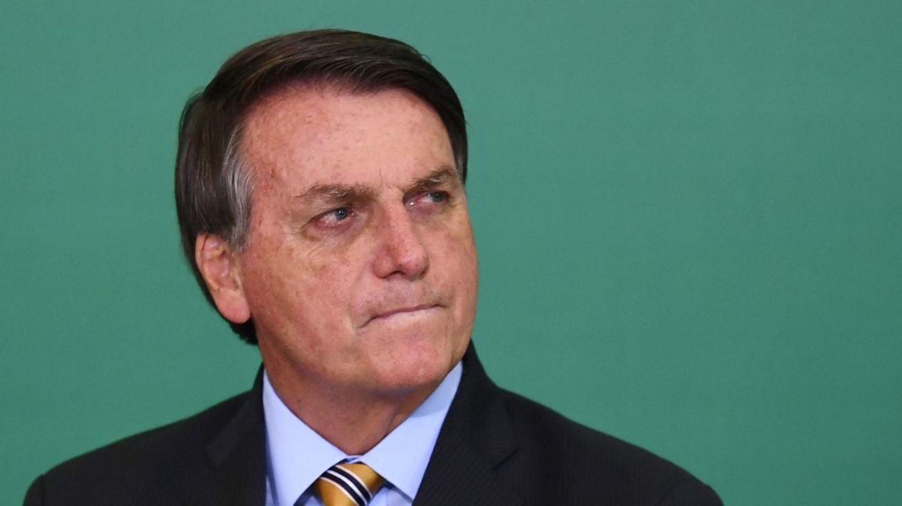 Bolsonaro cuestionó el número de muertes reportadas en Brasil: "Podría ser un 50% menor"