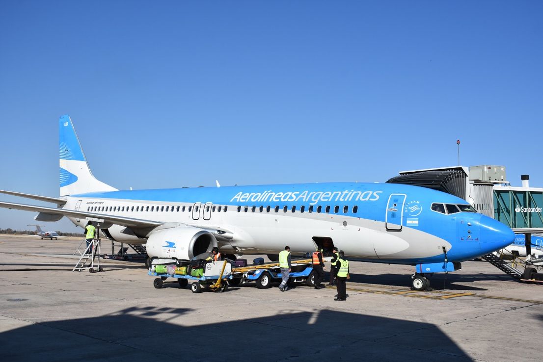 ¿Sin vuelos en Semana Santa? Pilotos y aeronavegantes anuncian un paro nacional por 48 horas