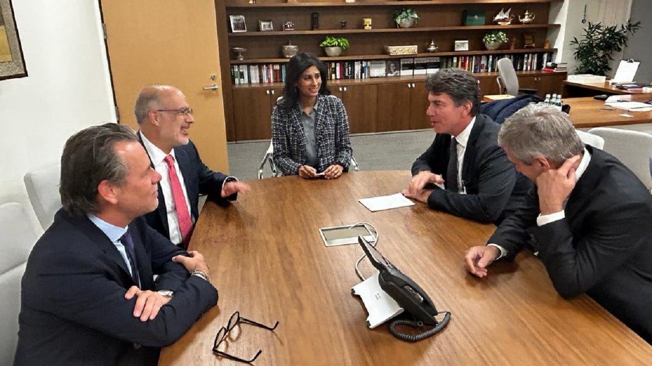 El FMI calificó como "positiva" la reunión con el equipo económico de Javier Milei