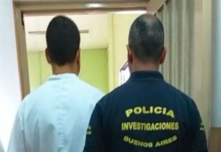 Detienen a urólogo acusado de abusar sexualmente de sus pacientes