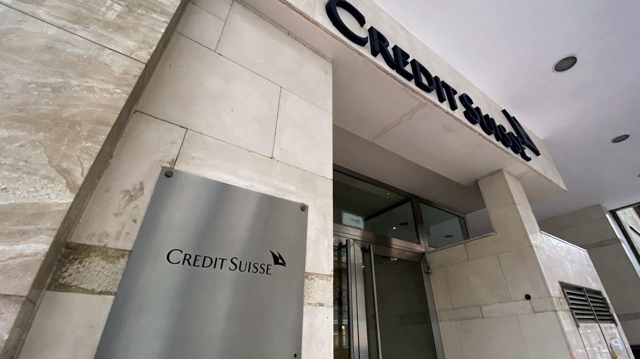 UBS busca retener a ejecutivos patrimoniales de Credit Suisse