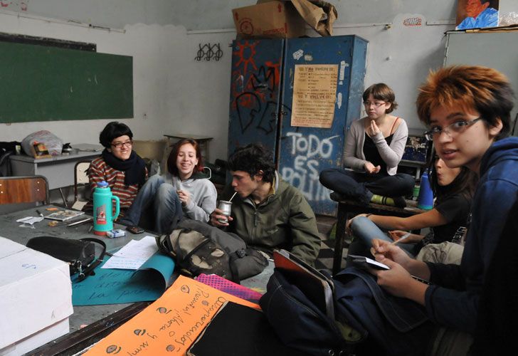 Ya son 16 los colegios tomados por estudiantes