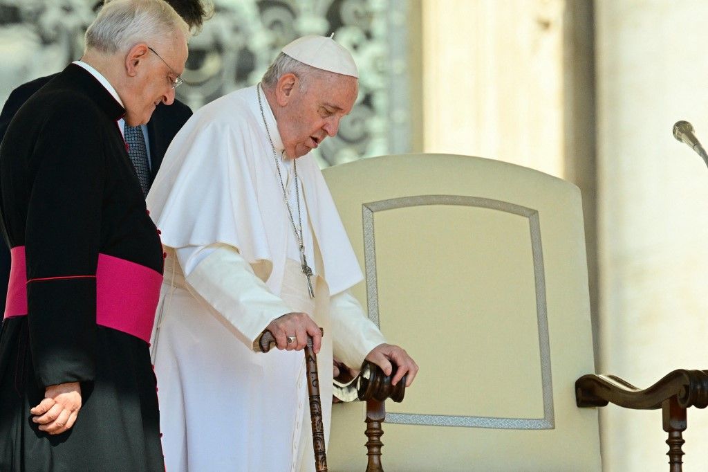 ¿Renuncia el Papa? Francisco alienta las especulaciones con cumbre de cardenales y viajes cancelados