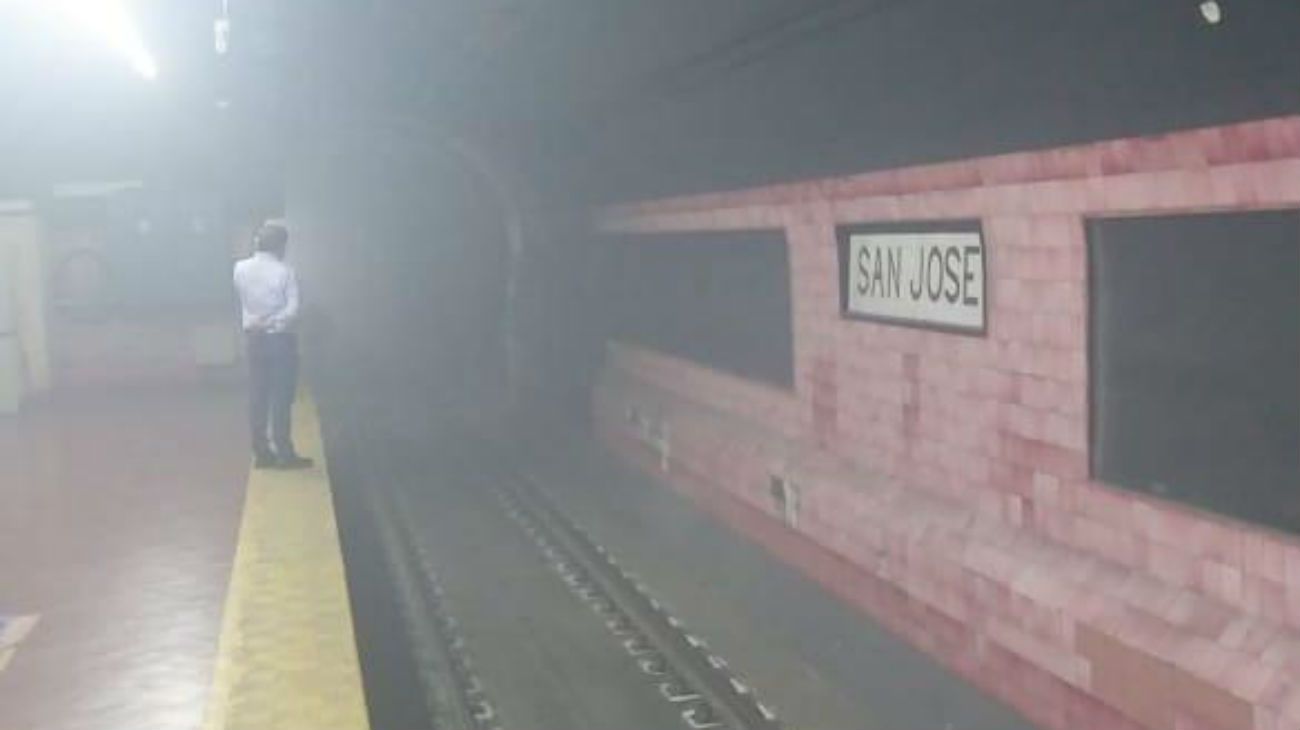Incendio en el Subte E: trasladaron a seis pasajeros al hospital