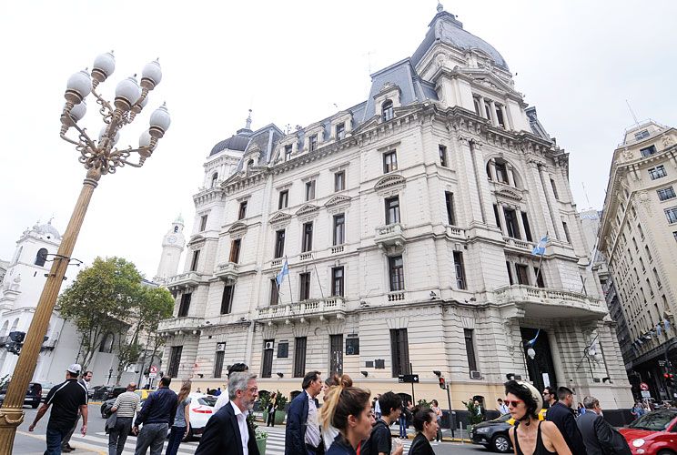 Piden informes sobre la venta de Bolívar 1 y el edificio La Prensa