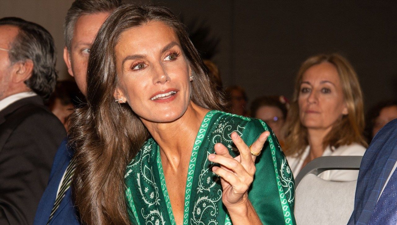 La Reina Letizia se "lanza" a rapear para generar conciencia sobre la salud mental