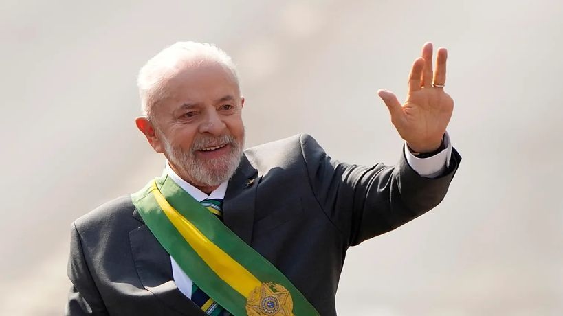 Ex funcionaria de Lula: "El domingo es la elección más importante de la historia de Brasil"