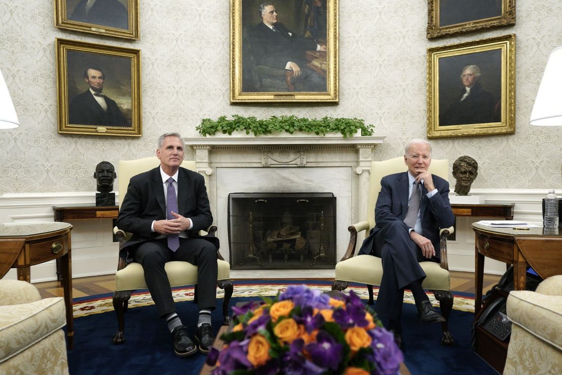 Biden y McCarthy se muestran optimistas sobre el acuerdo del techo de deuda