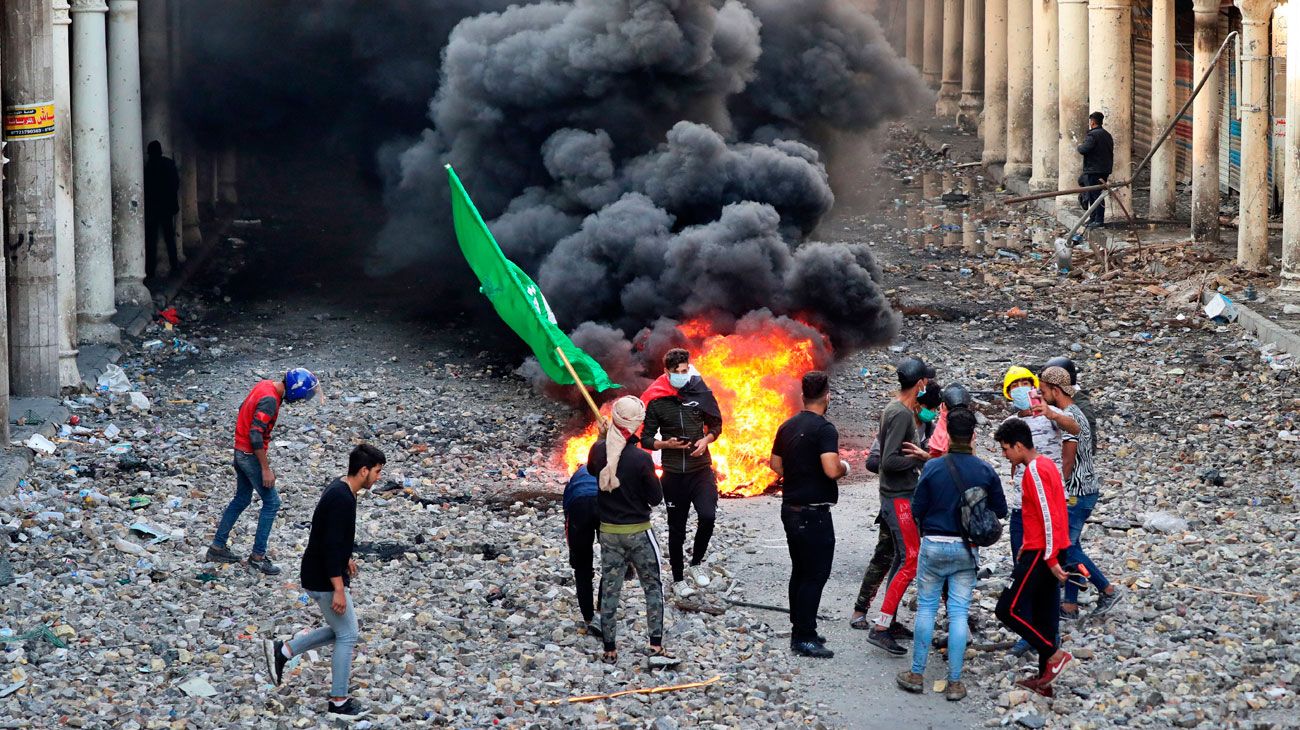Renunció el premier de Irak en medio de protestas populares