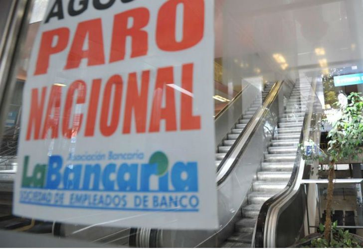 Palazzo pidió "disculpas", pero lunes y martes habrá paro bancario