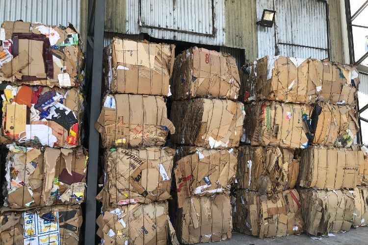 La Federación de Cartoneros denuncia que se está importando basura de otros países