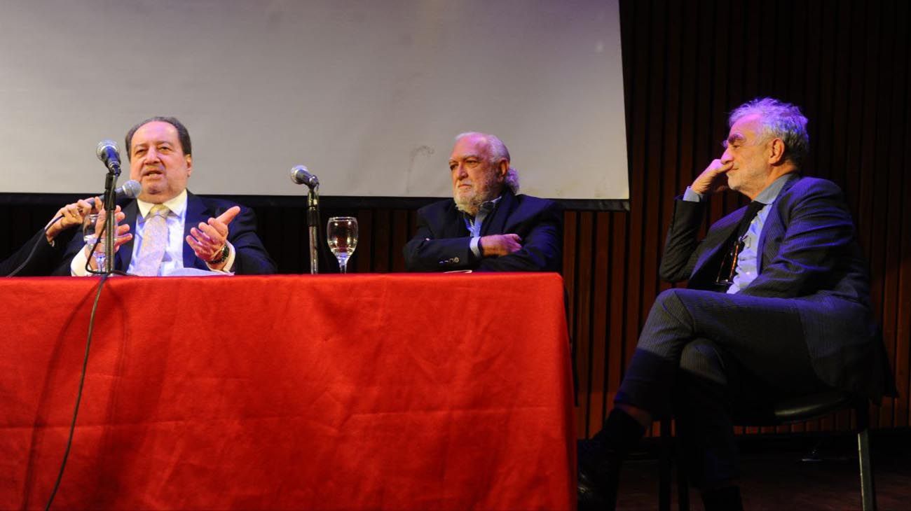 Moreno Ocampo, Gil Lavedra y Arslanian en la presentación de "Cuando el poder perdió el Juicio": "El miedo era el fracaso"