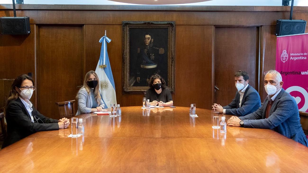 Vizzotti le pidió al presidente de AstraZeneca que informe cuándo llegarán las dosis