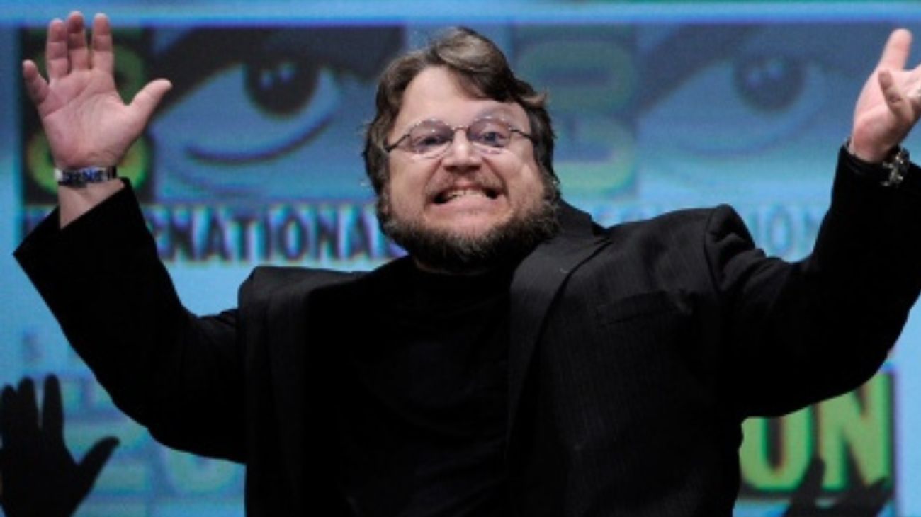 Nueva especie de luciérnaga lleva el nombre de Guillermo del Toro